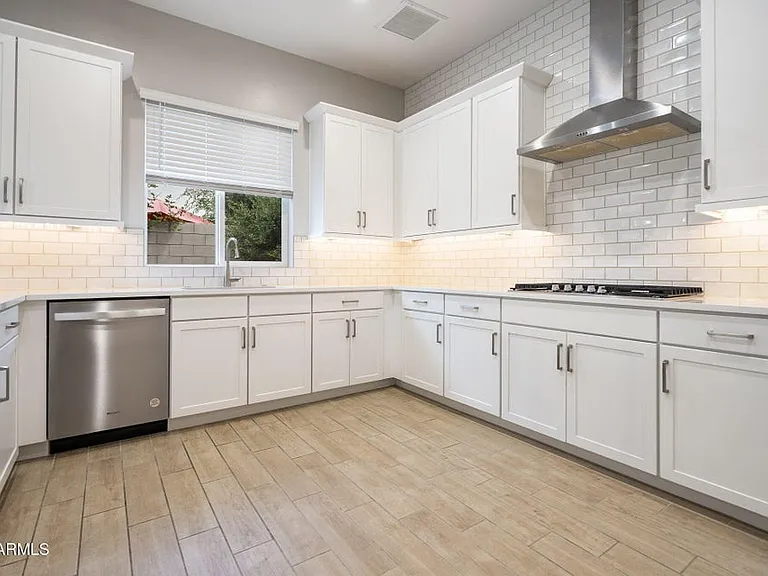5112 E Coolbrook Ave — Photo 6