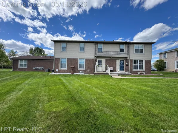 28382 Brookfield Ct, Trenton, MI 48183