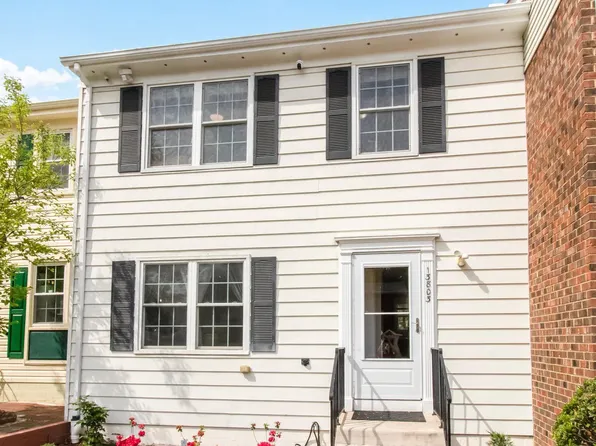 13803 Newport Ln, Chantilly, VA 20151