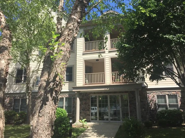 1044 Victoria St APT B29, New Bedford, MA 02745