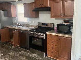 516 Meadow View Dr, Syracuse, IN