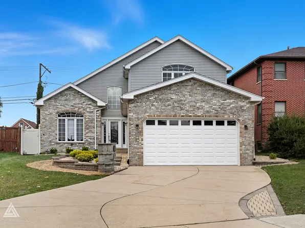 9704 W Shore Dr, Oak Lawn, IL 60453