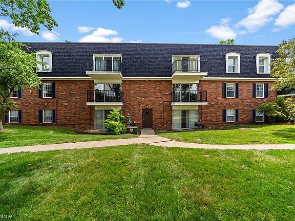 3rd image of 1900 King James Pkwy APT 303