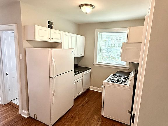 5th image of 1634 Yale Ave #2