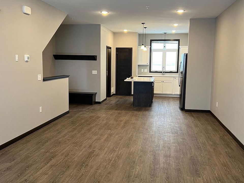 Benson Courtyard Townhomes 2204 Rolling Green Trl North Mankato MN