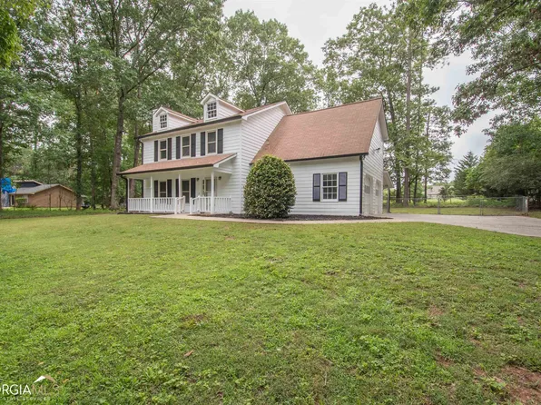 135 Meadowood Ln, Tyrone, GA 30290