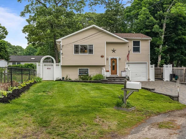 219 Mooney Pond Road, Selden, NY 11784