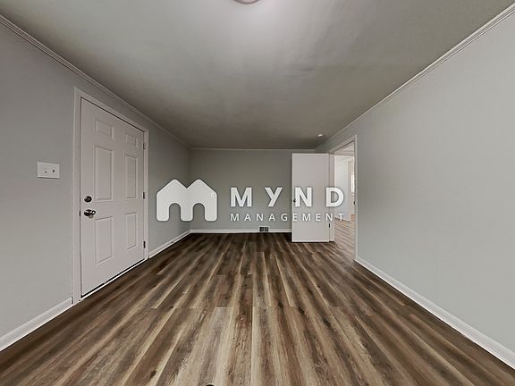 3rd image of 701 Woods Dr