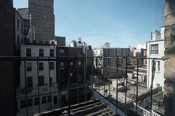 Rented by Renetta Real Estate | media 54