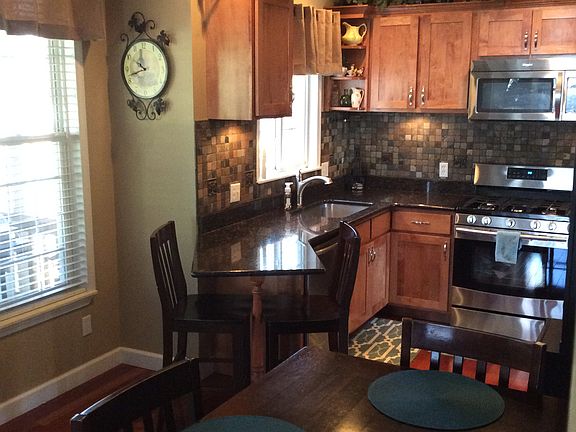 5th image of 9331 Berry Ave