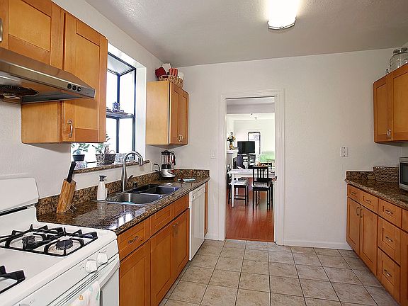 4th image of 418 Evelyn Ave