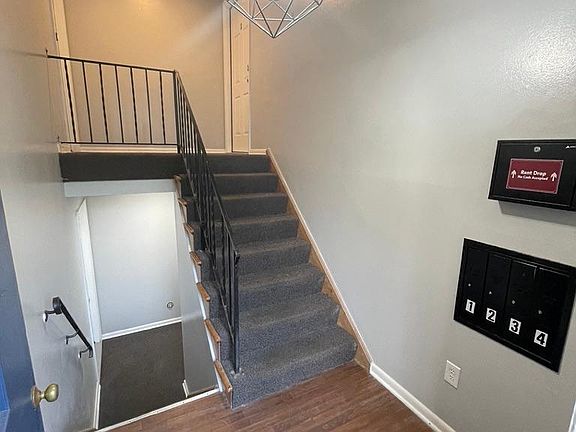 2nd image of 211 Tionda Dr S #4
