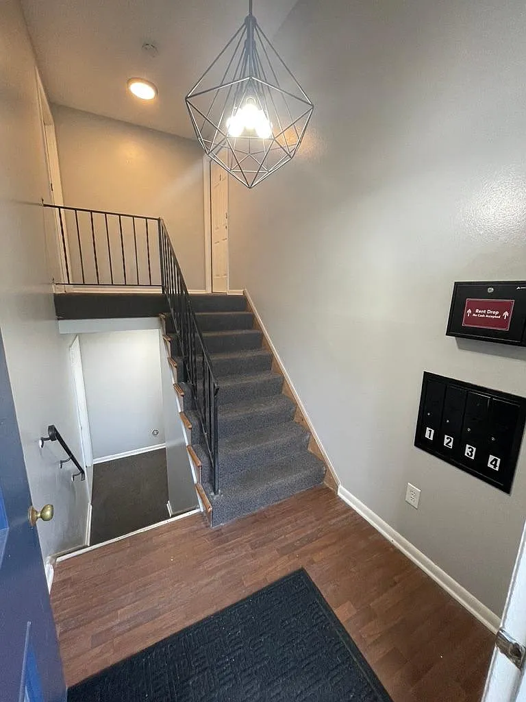 Building Photo - 211 Tionda Dr S #4
