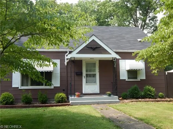 1779 Maplewood St NE, Warren, OH 44483