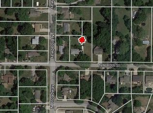 324 NW 80th St, Kansas City, MO 64118