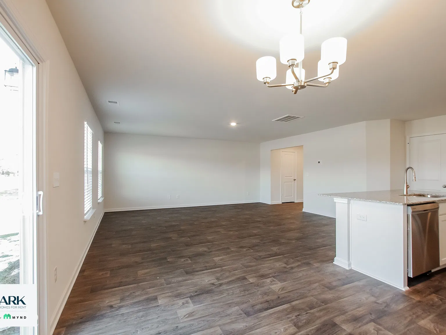 4 bed, 2.5 bath, 2075 sqft, $1,799 — Photo 4