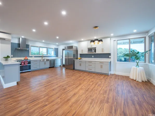 1207 Lilo Pl, Honolulu, HI 96822