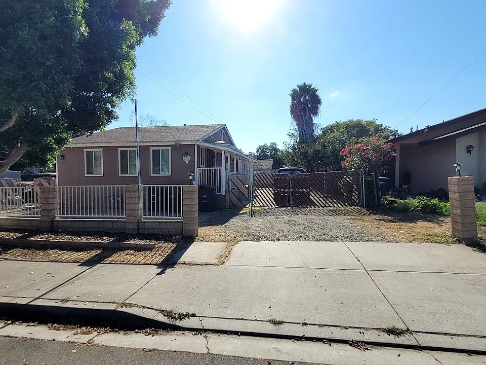 2744 Central Ave