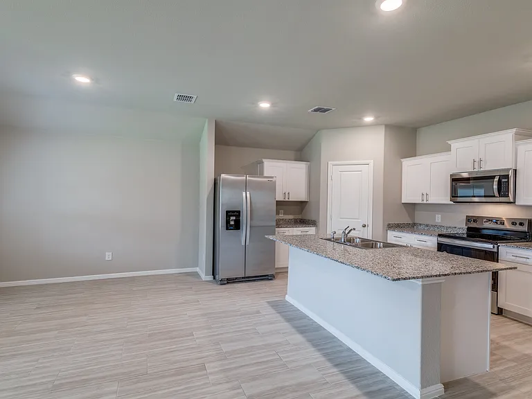 16408 Severn Ln — Photo 4