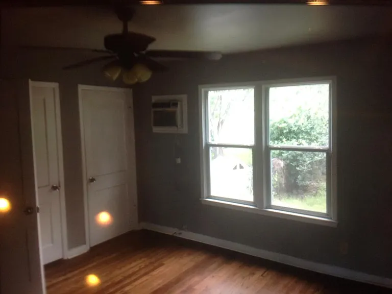 1215 McKinley Ave — Photo 3