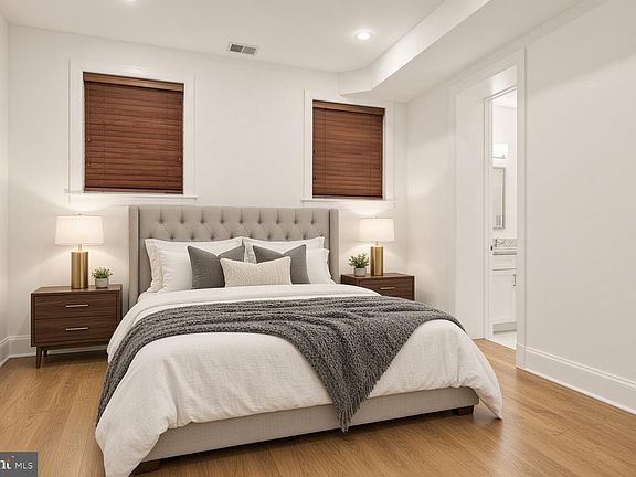 4th image of 1929 19th St NW #1
