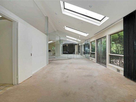 4th image of 2 Blue Sea Ln