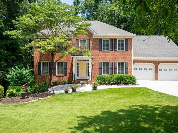 3625 Woodlark Dr NE, Roswell, GA 30075