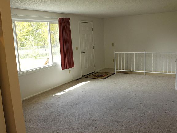 5th image of 2791 Phyllis Cir N