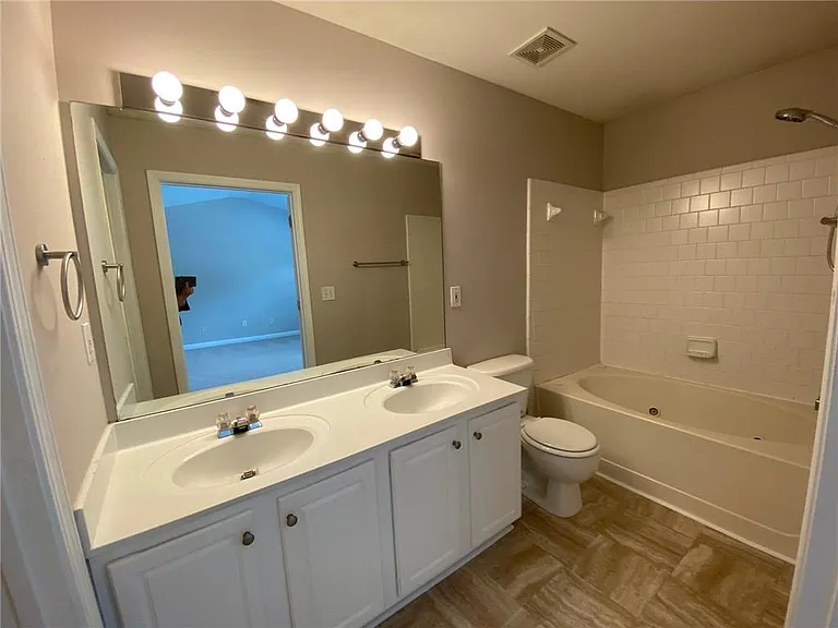 4019 Howell Park Rd — Photo 16