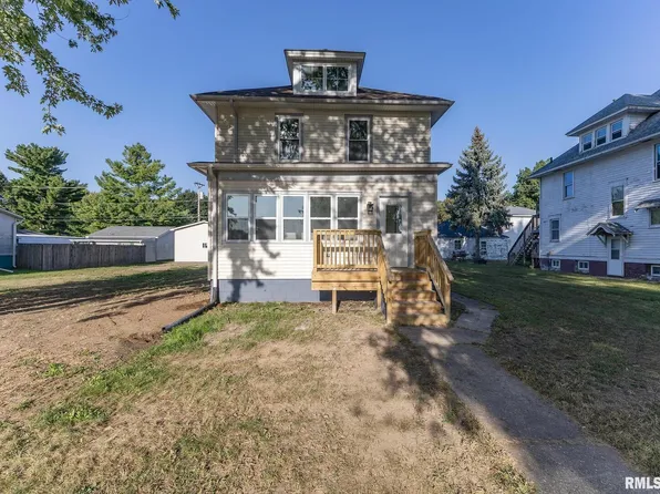 924 N 3rd St, Clinton, IA 52732