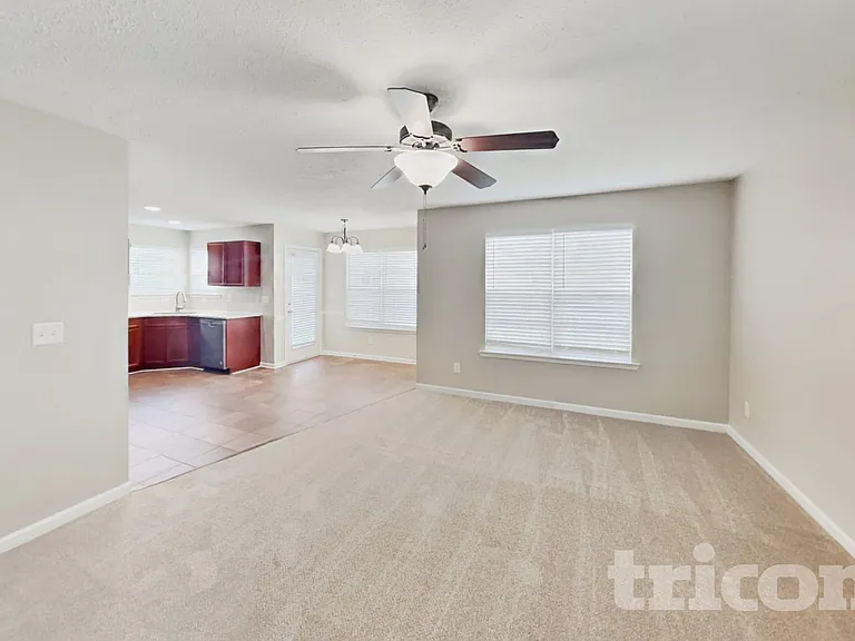 501 Homey Dr — Photo 4