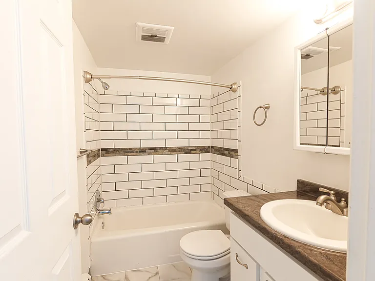 Hillsdale Apartments — Photo 13