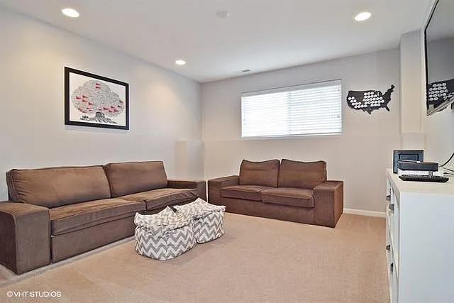 1641 Dogwood Ln — Photo 3
