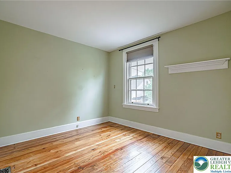 239 E Church St — Photo 19