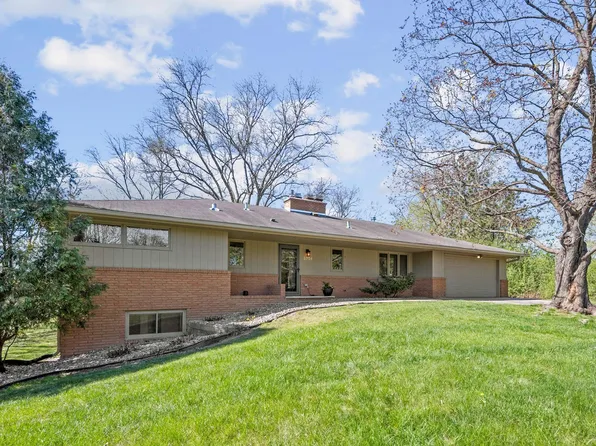 5754 Holiday Ct, Minnetonka, MN 55345