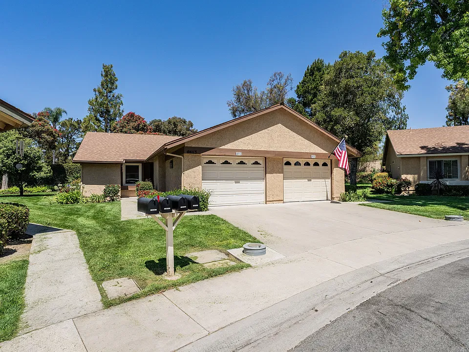 44113 Village 44