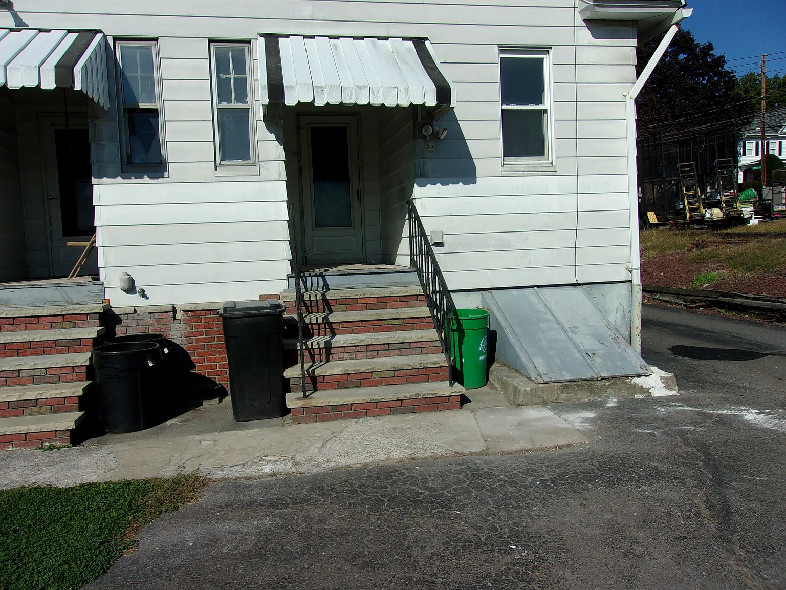 3 bed, 1.5 bath, 1500 sqft, $1,600 — Photo 4