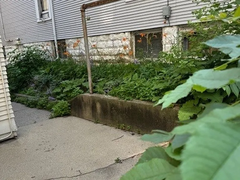 219 E Mifflin St — Photo 7