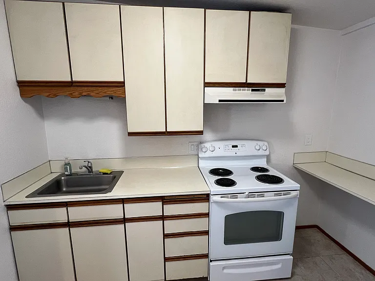 341 Division St NW #106 — Photo 14