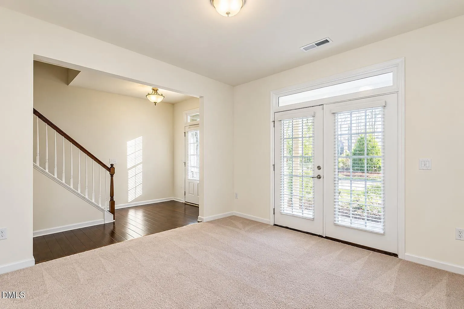 3 bed, 3.5 bath, 2200 sqft, $2,300 — Photo 4