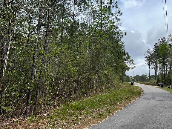 5th image of 21 Range Line Rd