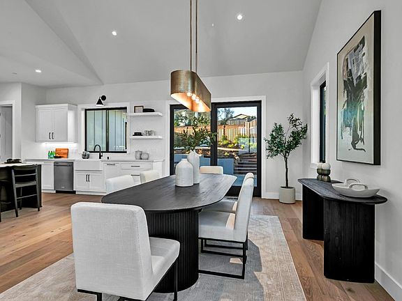 5th image of 2011 Long Leaf Court