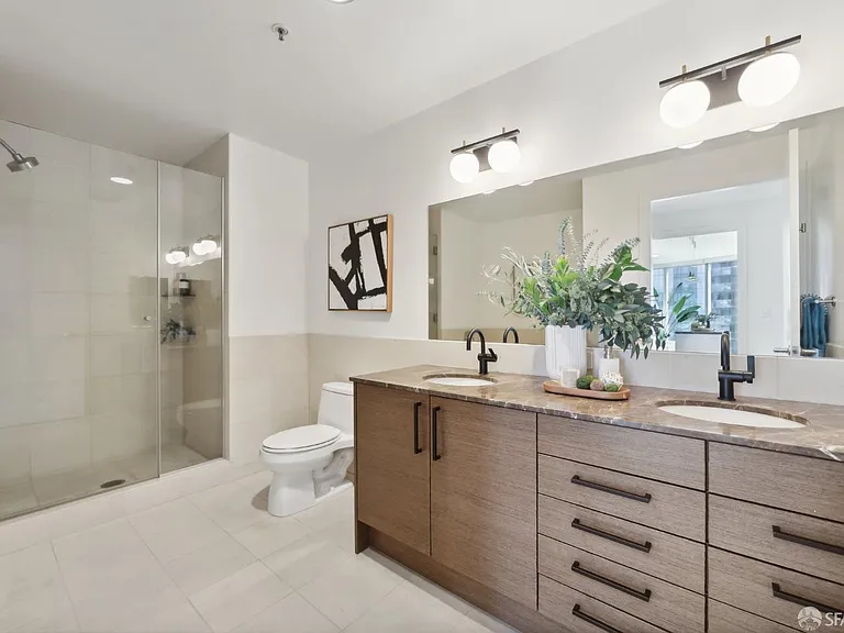 301 Main St #27F — Photo 11