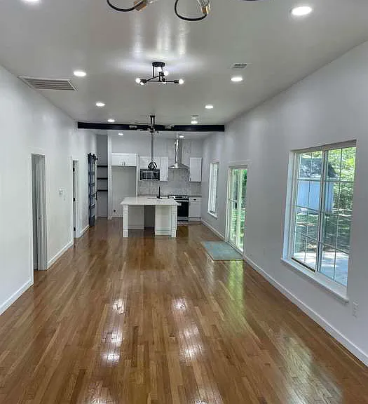 320 N Brinkley — Photo 5