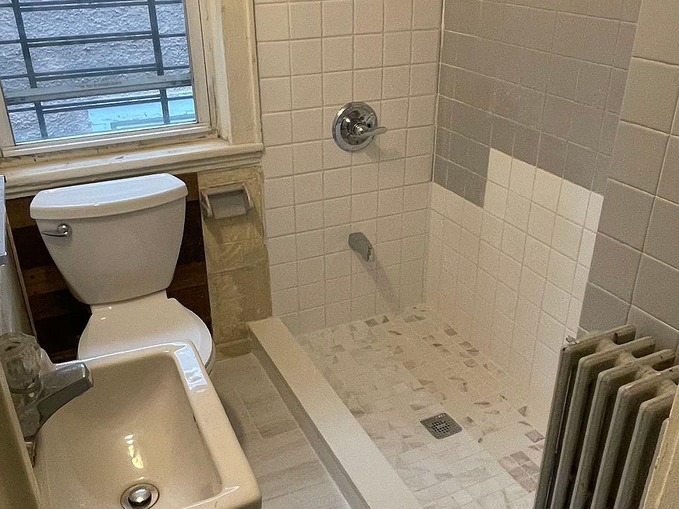 2nd image of 122 Westervelt Ave #2F