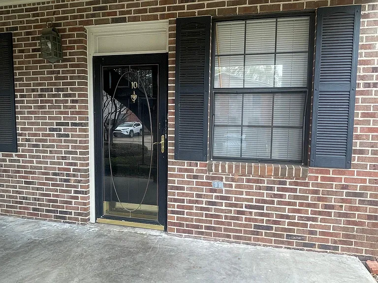 4406 Charleston Cir #10 — Photo 1