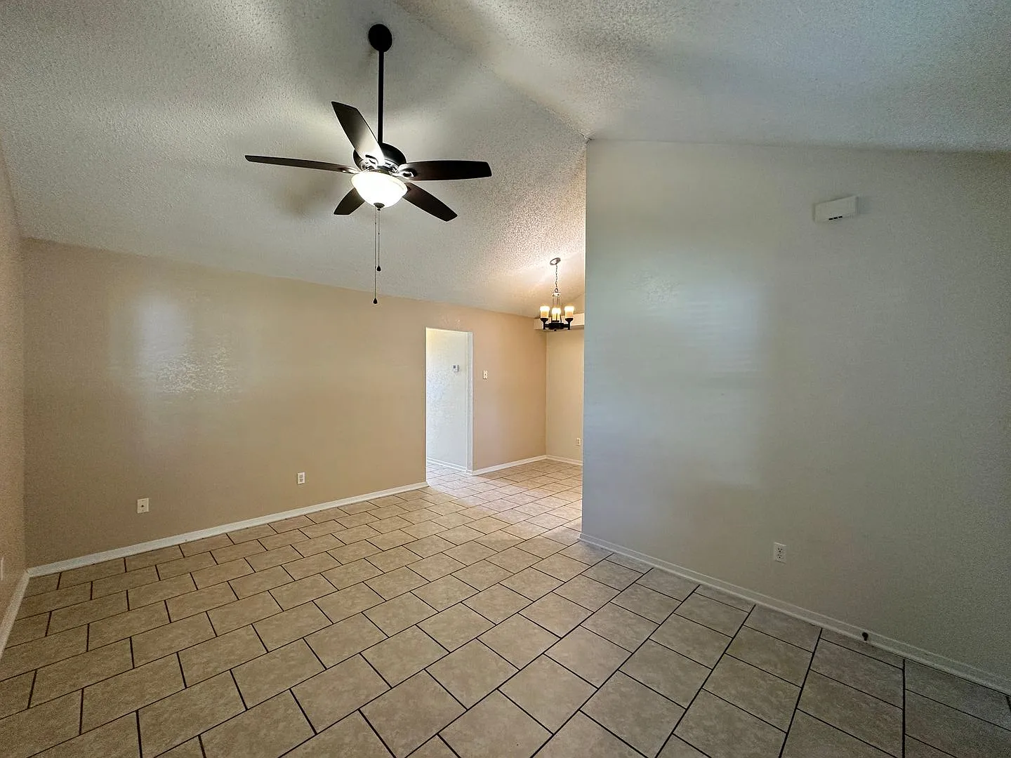 401 W Lincoln Ave — Photo 3
