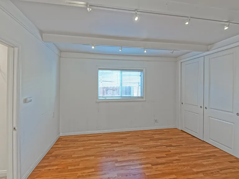 4541 W 172nd St #1A — Photo 32