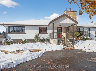 3633 Revelstoke Dr, Ottawa, ON K1V7C2