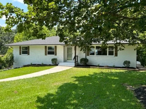 957 Crestridge Dr, Rossville, GA 30741